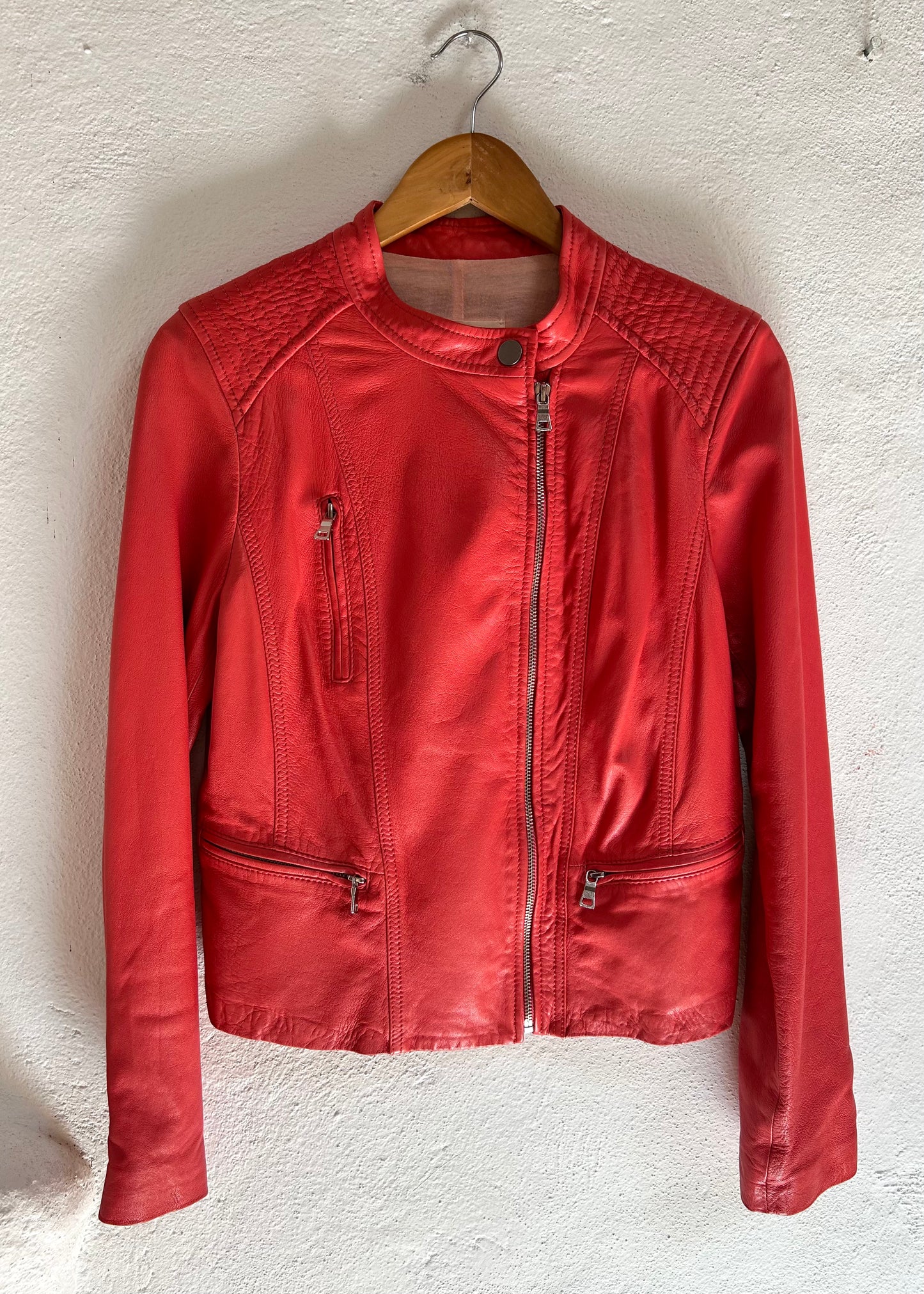 CHAQUETA FUCSIA CUERO