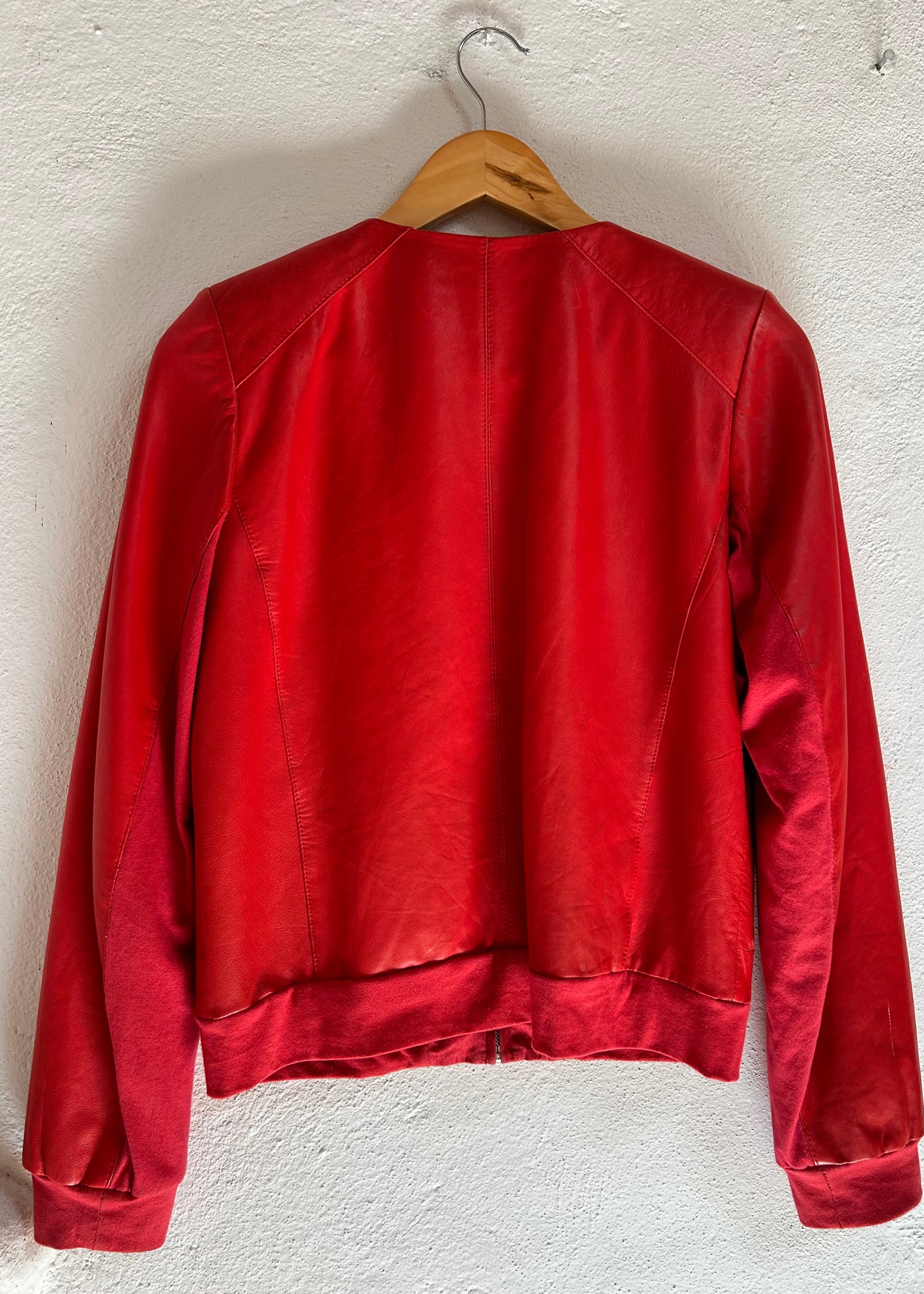 CHAQUETA CUERO ROJA