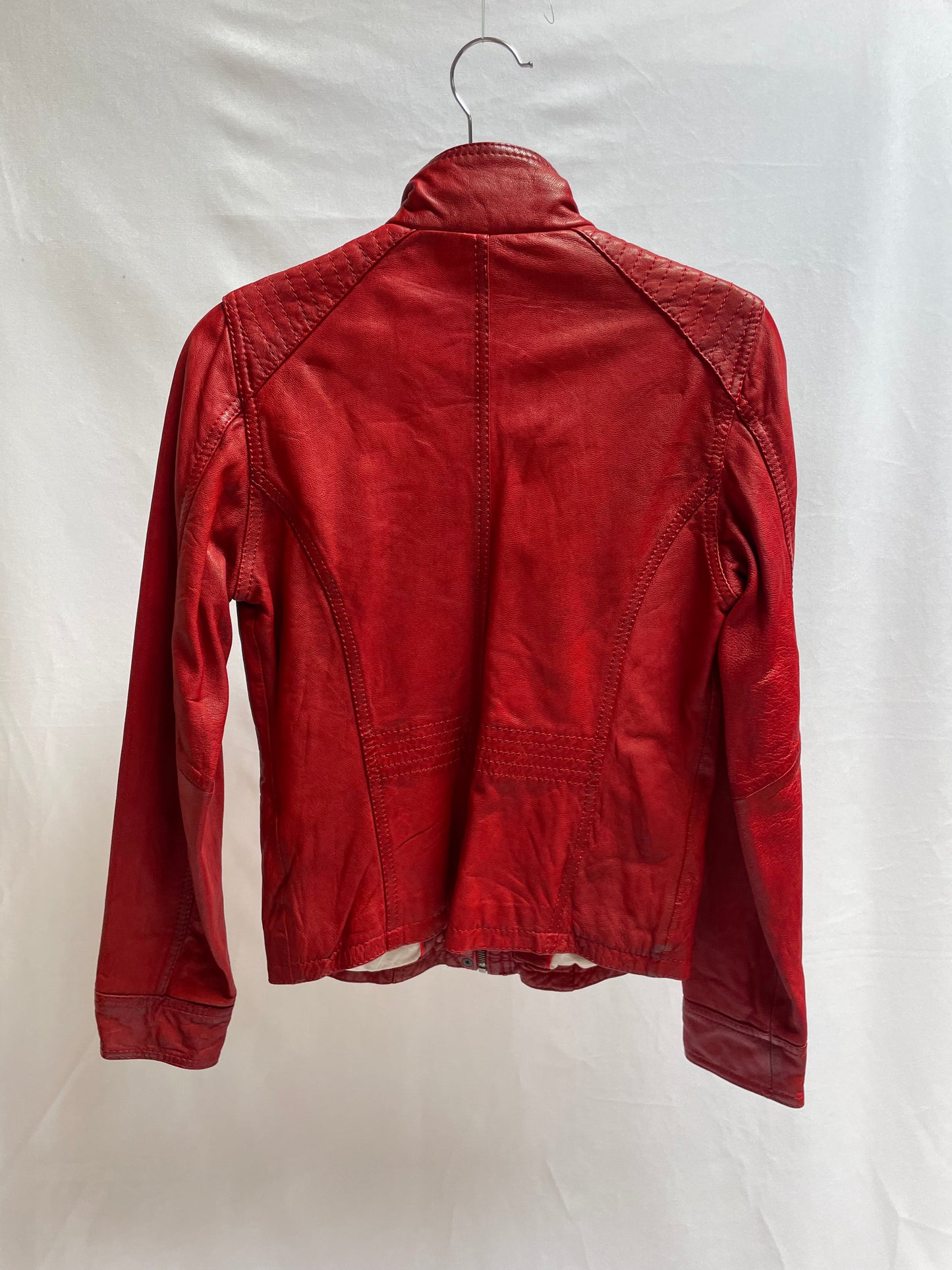 CHAQUETA CUERO ROJA