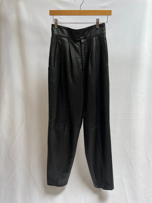 PANTALÓN NEGRO CUERO